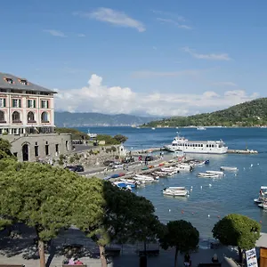 Отель Grand Portovenere